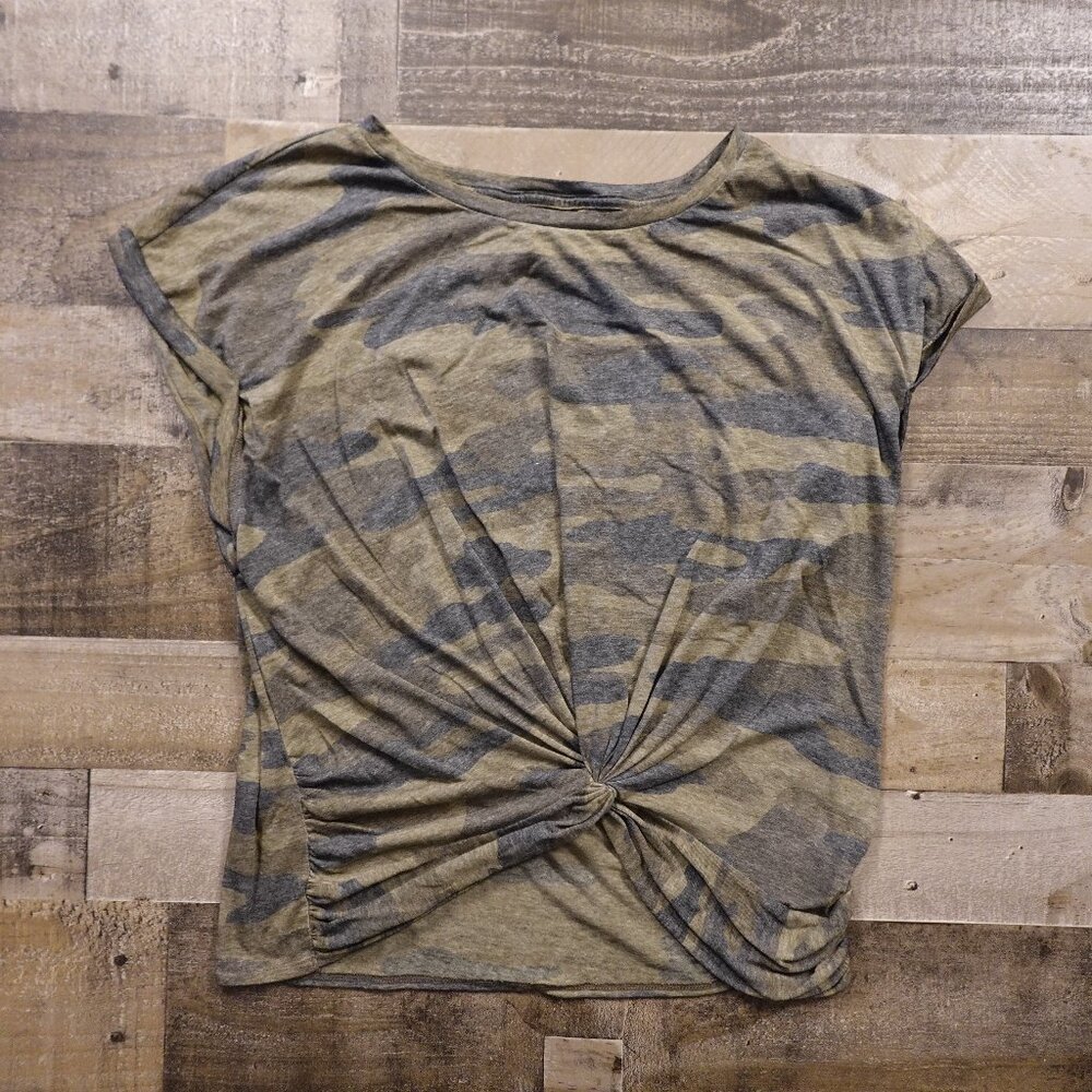 Lucky Brand Camo Twist-Front Tee XL Soft‎ Casual Knot Top Boho Y2K